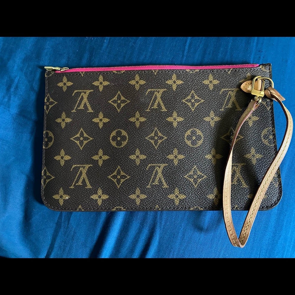 Louis Vuitton Neverfull wristlet